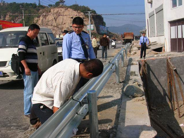 ���λ���������